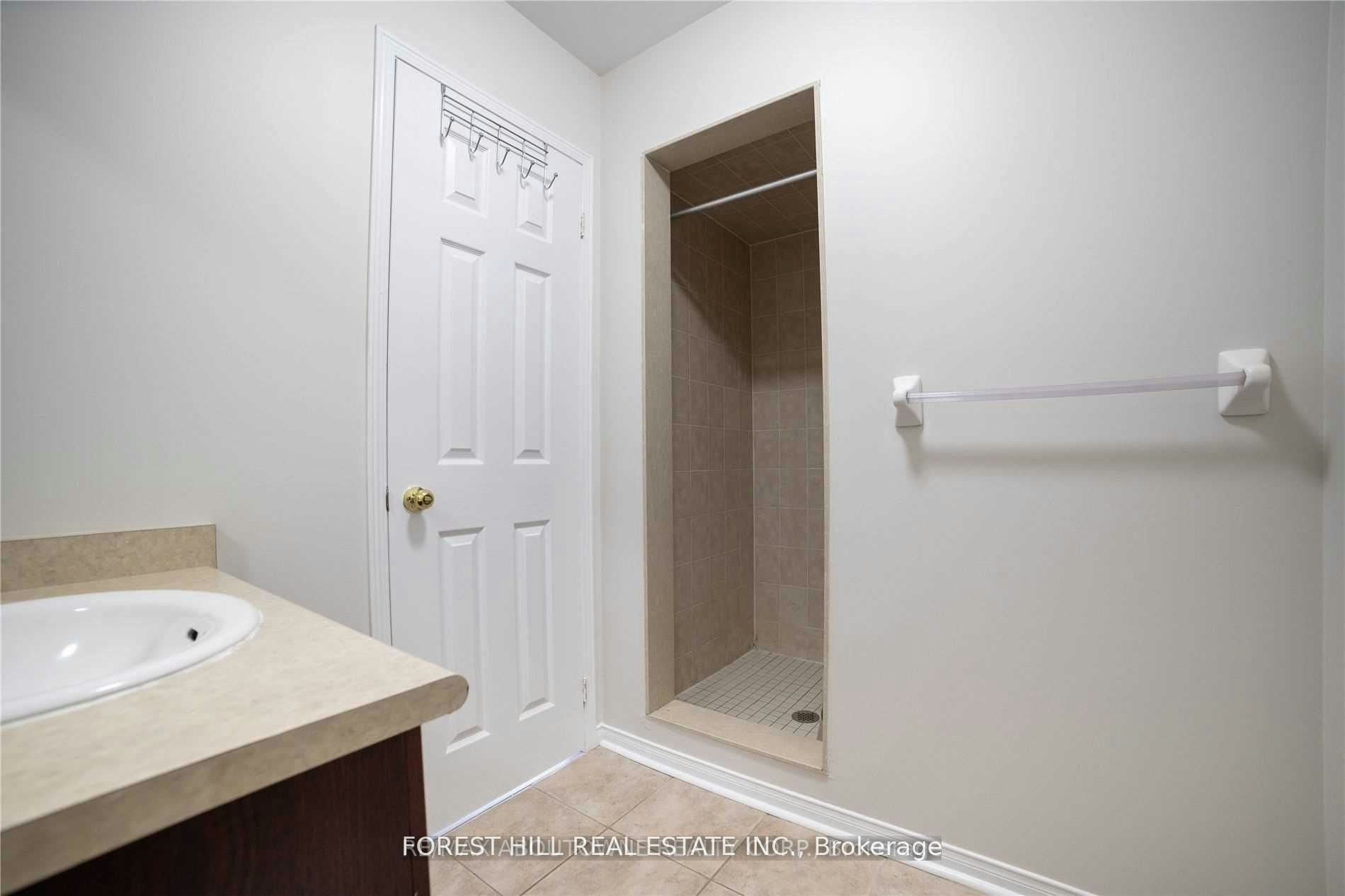 576 Courtney Valley Road, Mississauga, ON, L5V 0C2 - 26