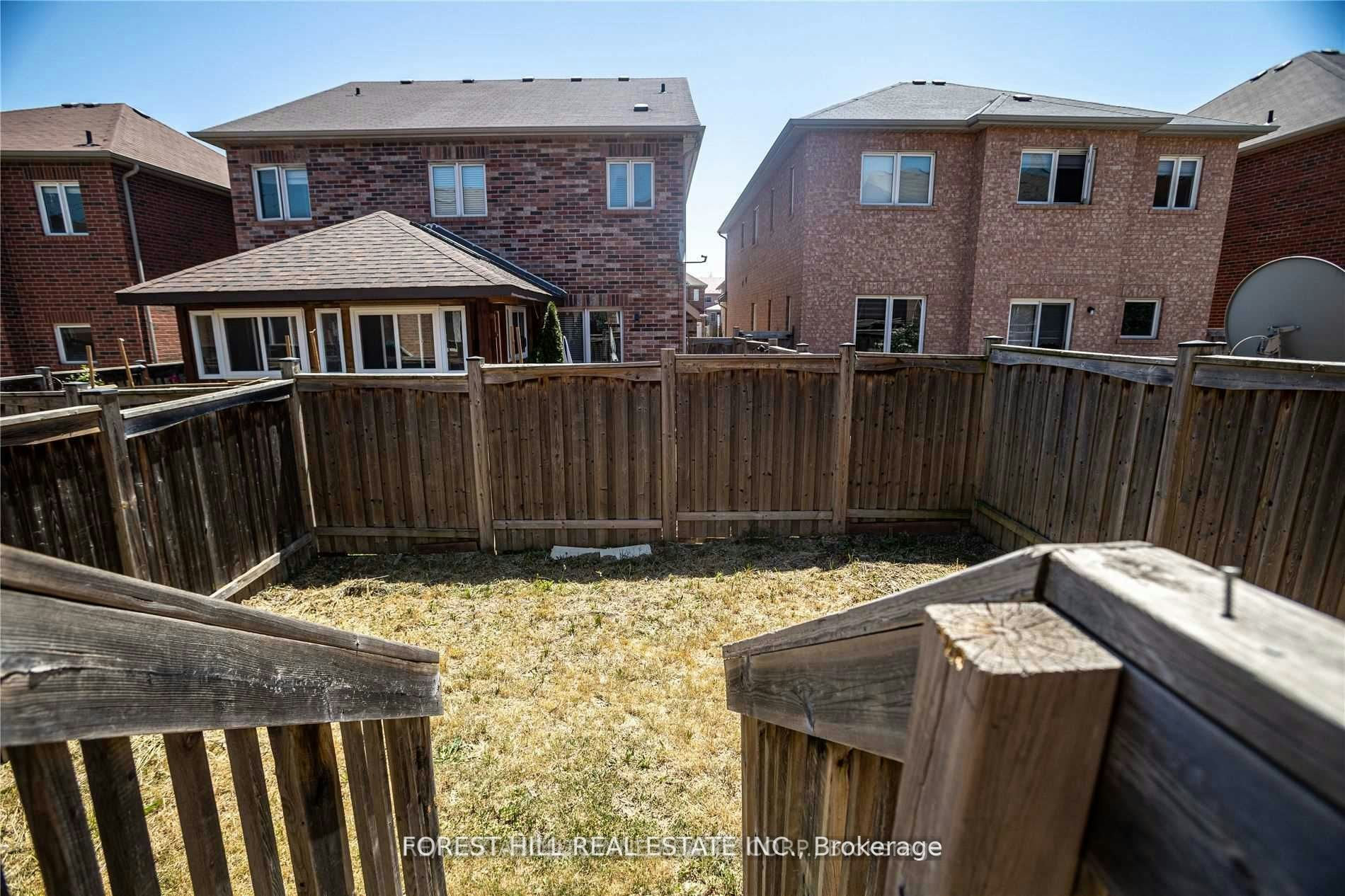 576 Courtney Valley Road, Mississauga, ON, L5V 0C2 - 35