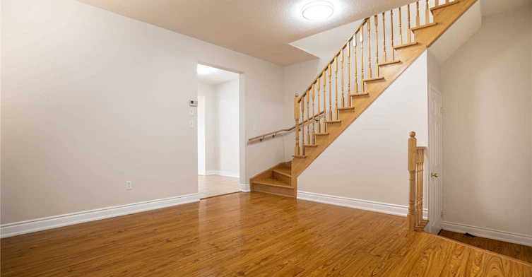 576 Courtney Valley Road, Mississauga, ON, L5V 0C2 - 6