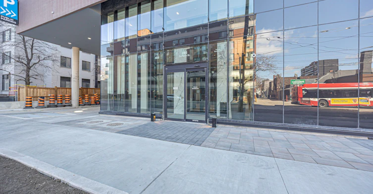 425-285 Dufferin Street W, Toronto, ON, M6K 1E6 - 3