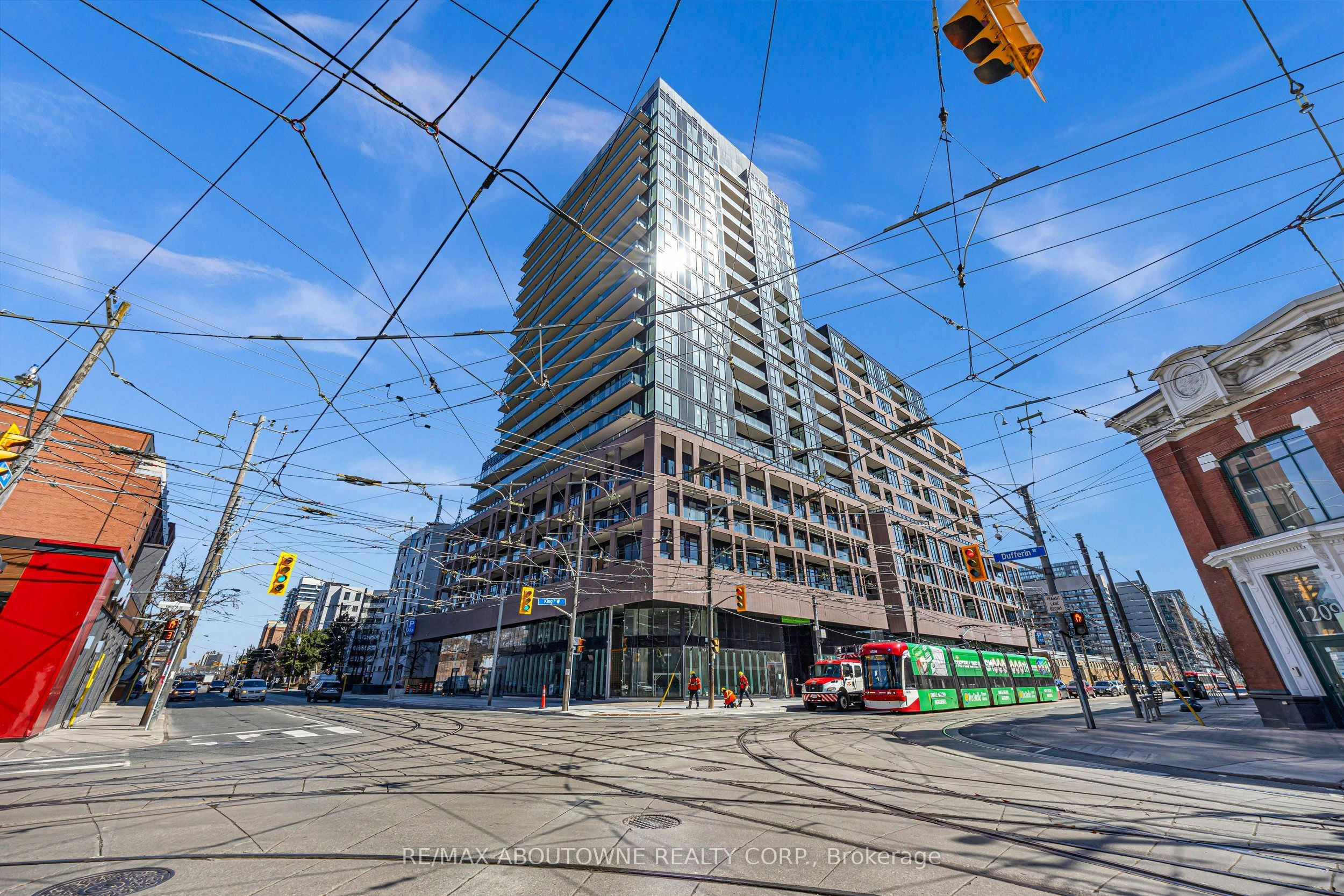 425-285 Dufferin Street W, Toronto, ON, M6K 1E6 - 2