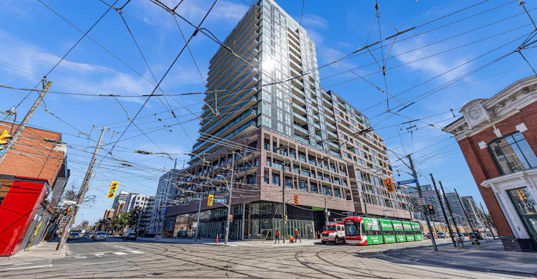 425-285 Dufferin Street W, Toronto, ON, M6K 1E6 - 2