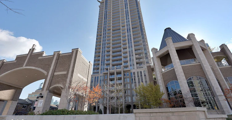 203-388 Prince Of Wales Drive, Mississauga, ON, L5B 0A1
