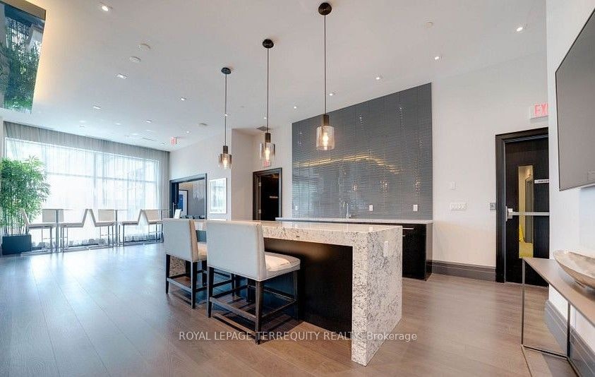 323-65 Speers Road, Oakville, ON, L6K 0J1 - 34