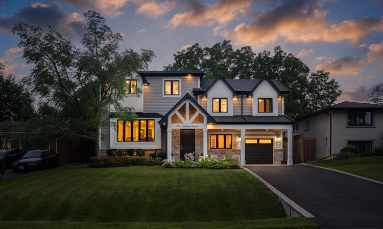 438 Southland Crescent