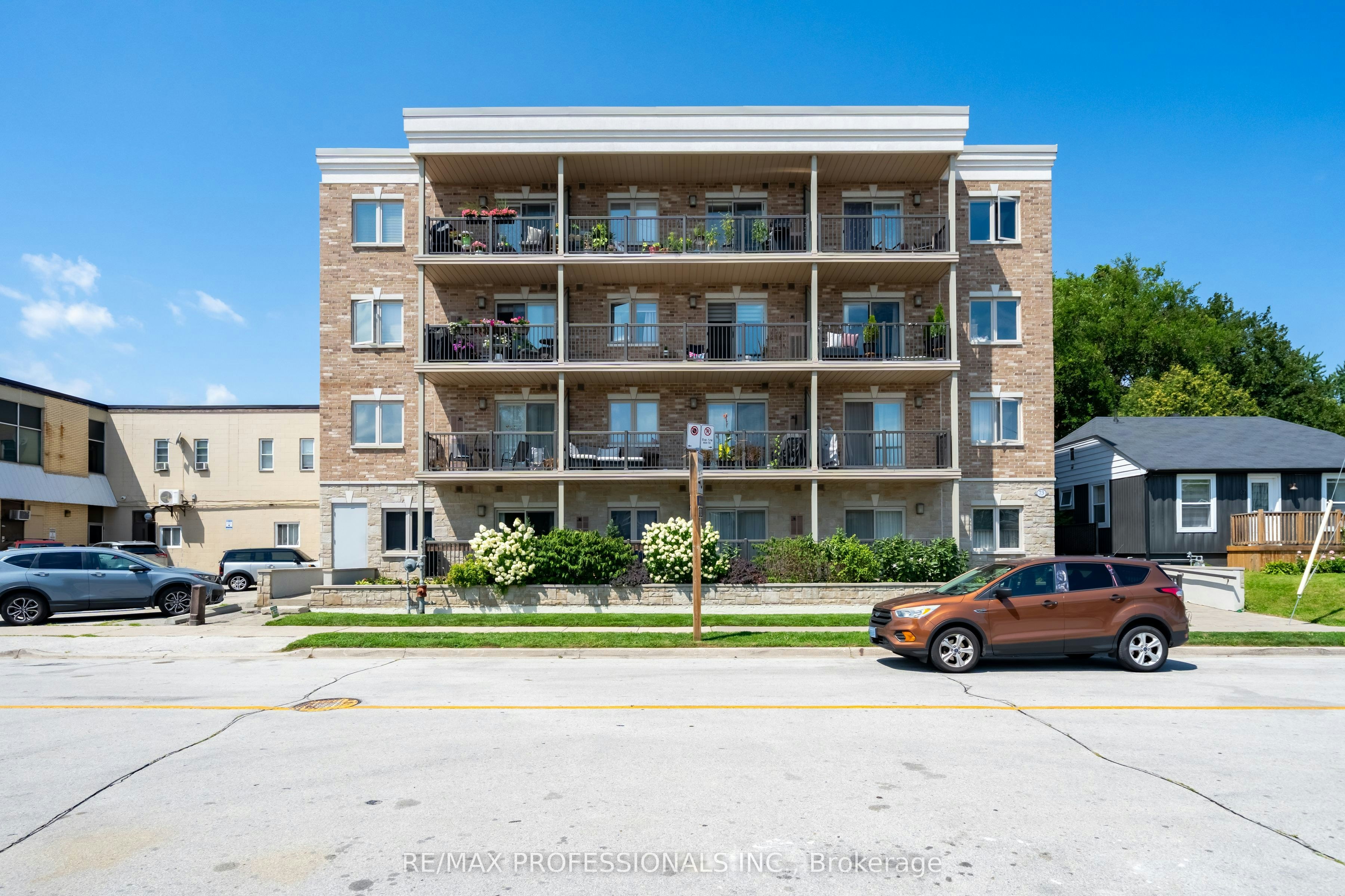 405-73 Washington Avenue, Oakville, ON, L6K 1W5