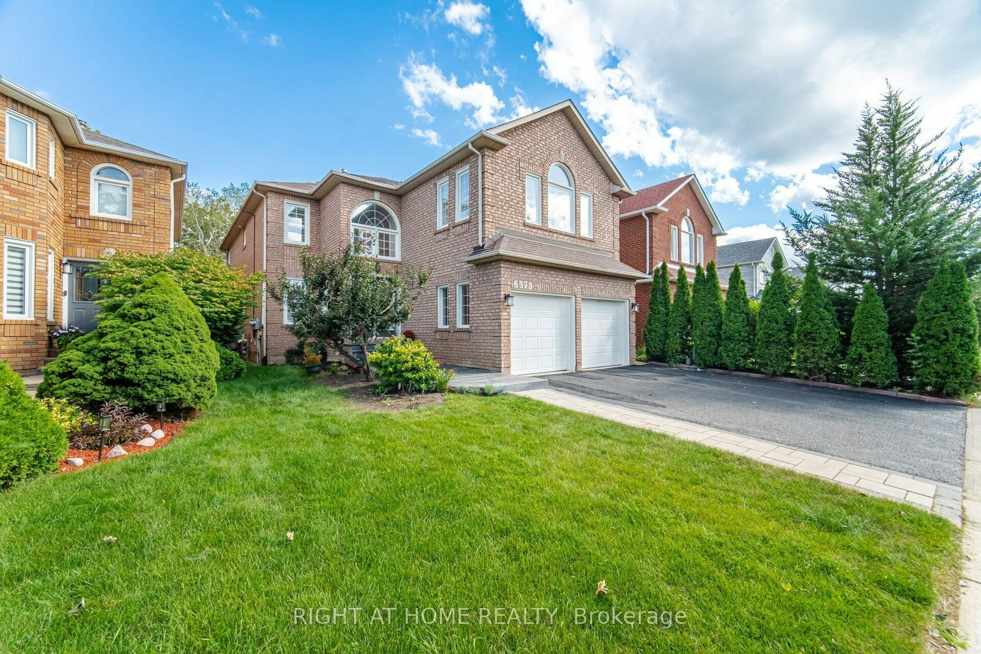 6379 Alderwood Trail, Mississauga, ON, L5N 6W9