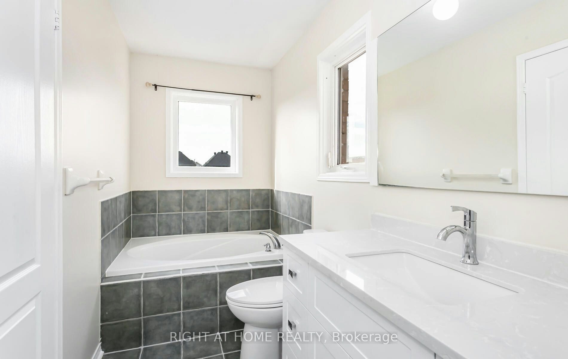 5042 Oscar Peterson Boulevard, Mississauga, ON, L5M 7W3 - 24