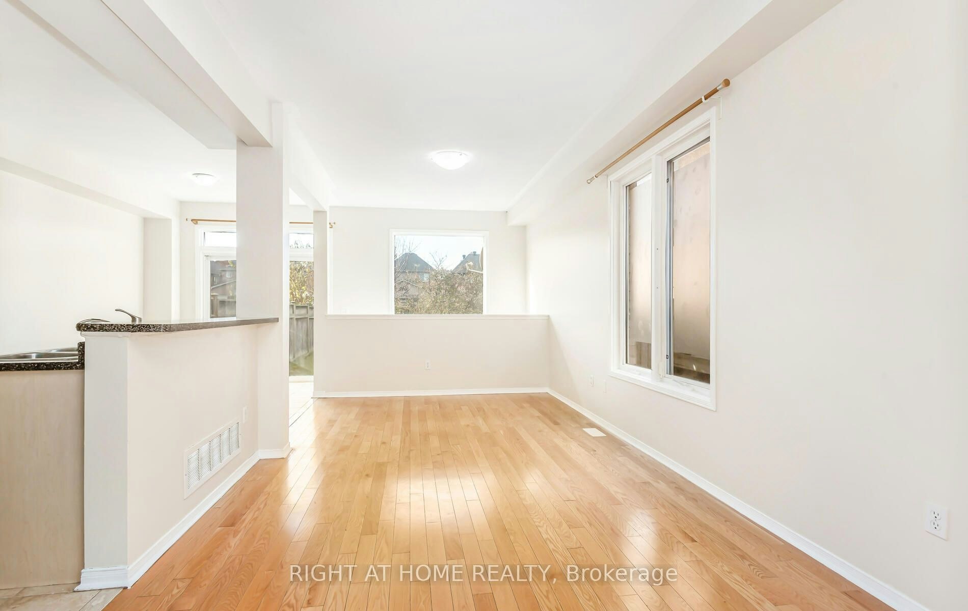 5042 Oscar Peterson Boulevard, Mississauga, ON, L5M 7W3 - 4