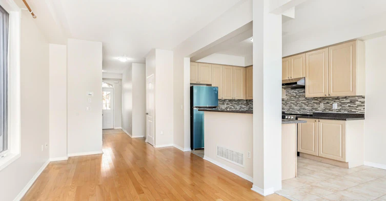 5042 Oscar Peterson Boulevard, Mississauga, ON, L5M 7W3 - 7