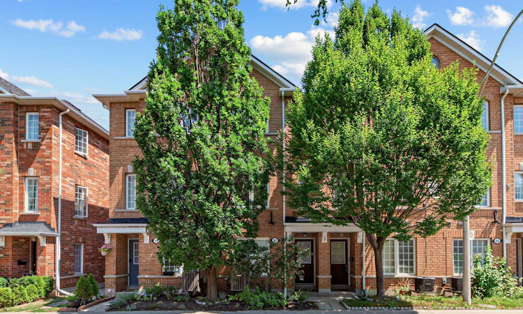37 Birdstone Crescent