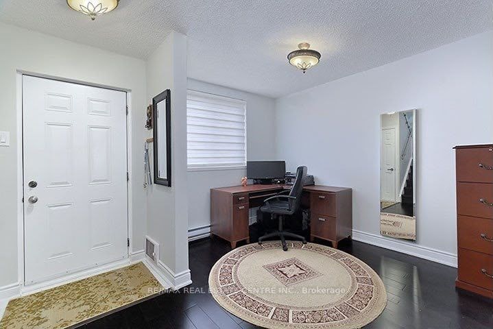 200-2170 Bromsgrove Road, Mississauga, ON, L5J 4J2 - 2