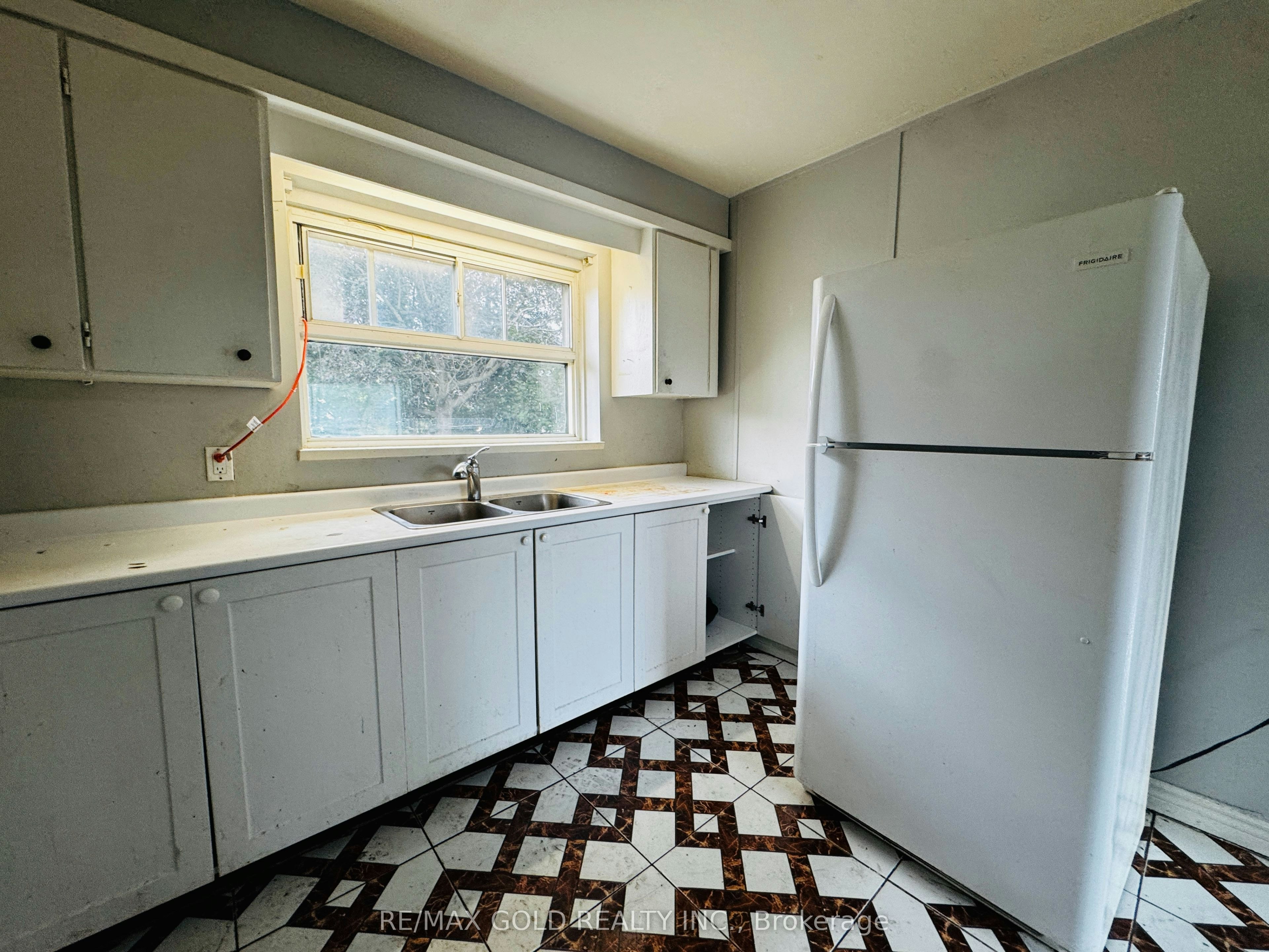 3352 Etude Drive, Mississauga, ON, L4T 1T3 - 11