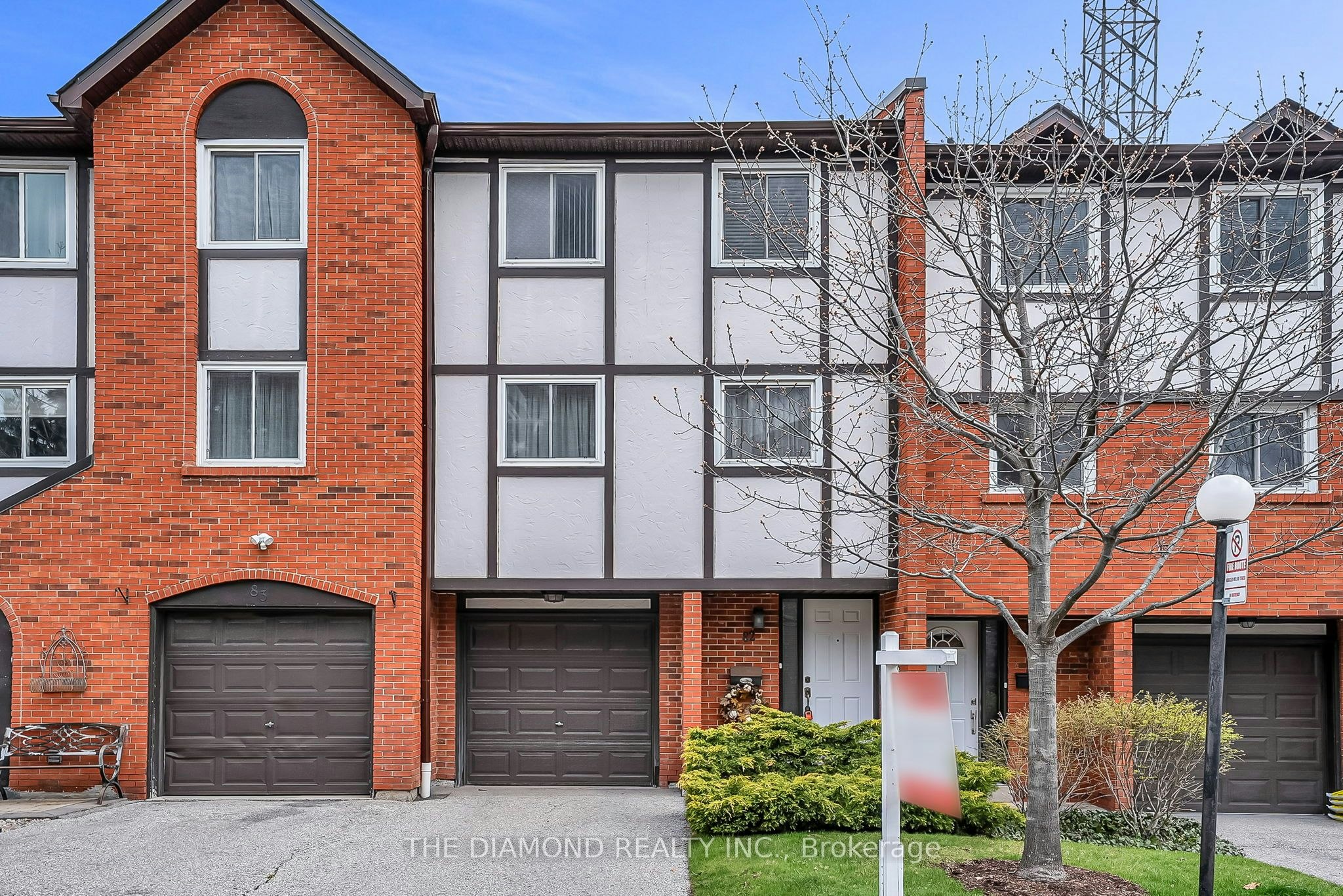 82-1755 Rathburn Road E, Mississauga, ON, L4W 2M8