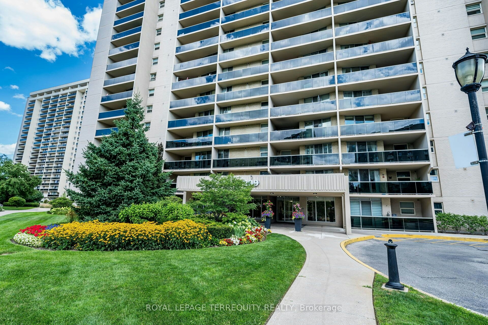 210-299 Mill Road, Toronto, ON, M9C 4V9
