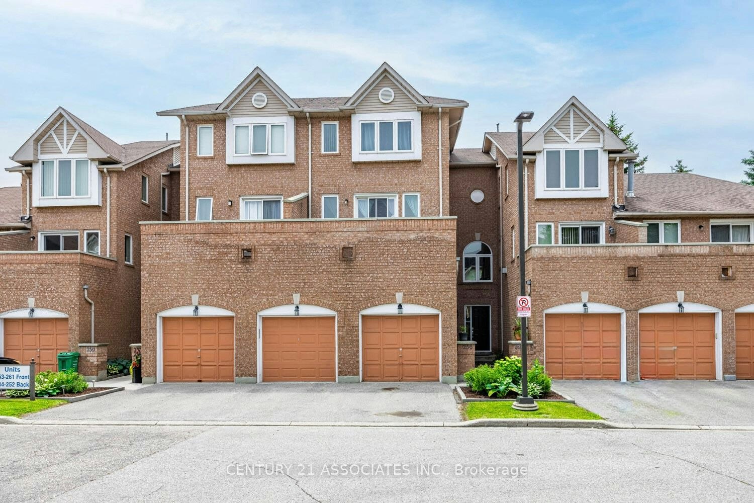 256-60 Barondale Drive, Mississauga, ON, L4Z 3N8