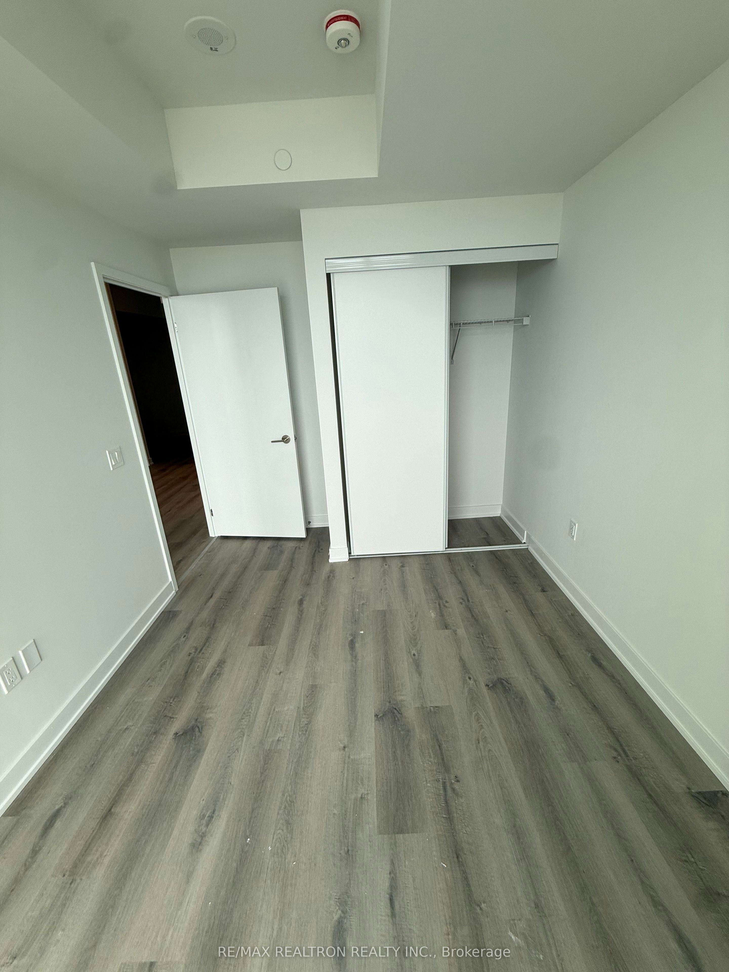 2912-1 Fairview Road, Mississauga, ON, L5A 0B4 - 6