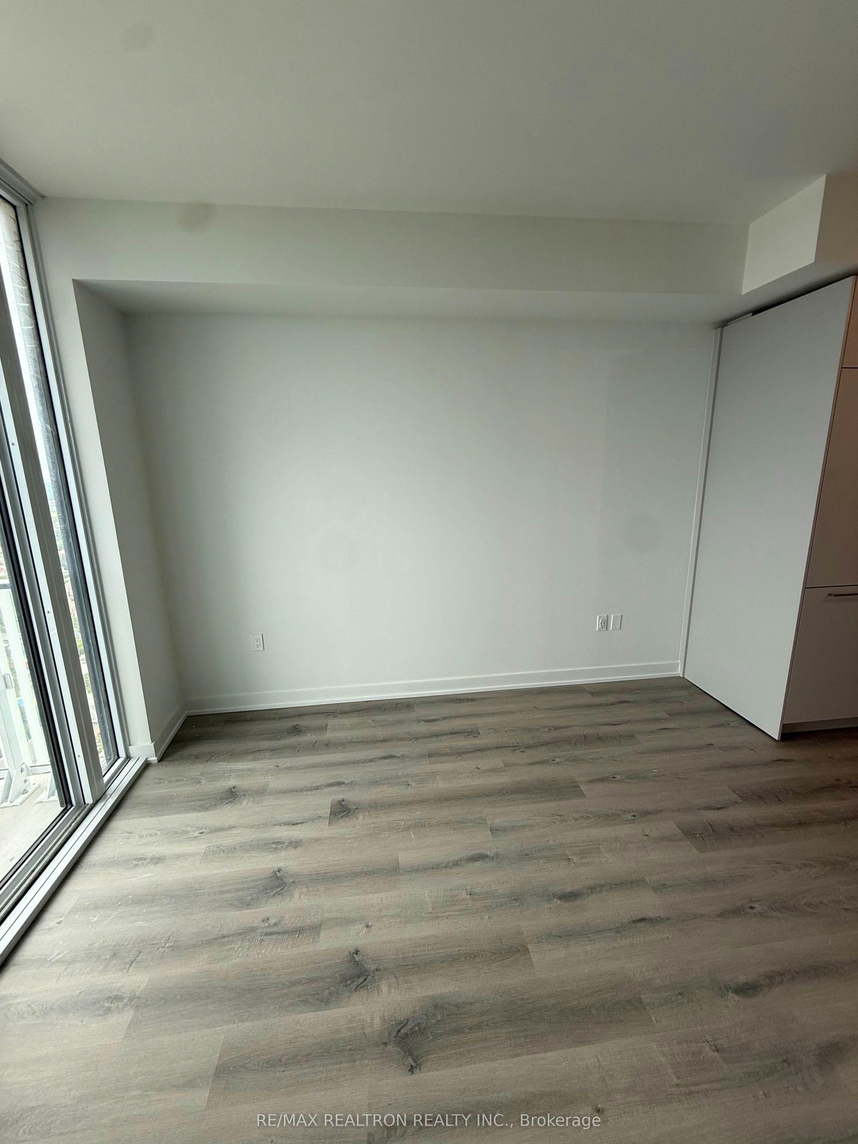 2912-1 Fairview Road, Mississauga, ON, L5A 0B4 - 9