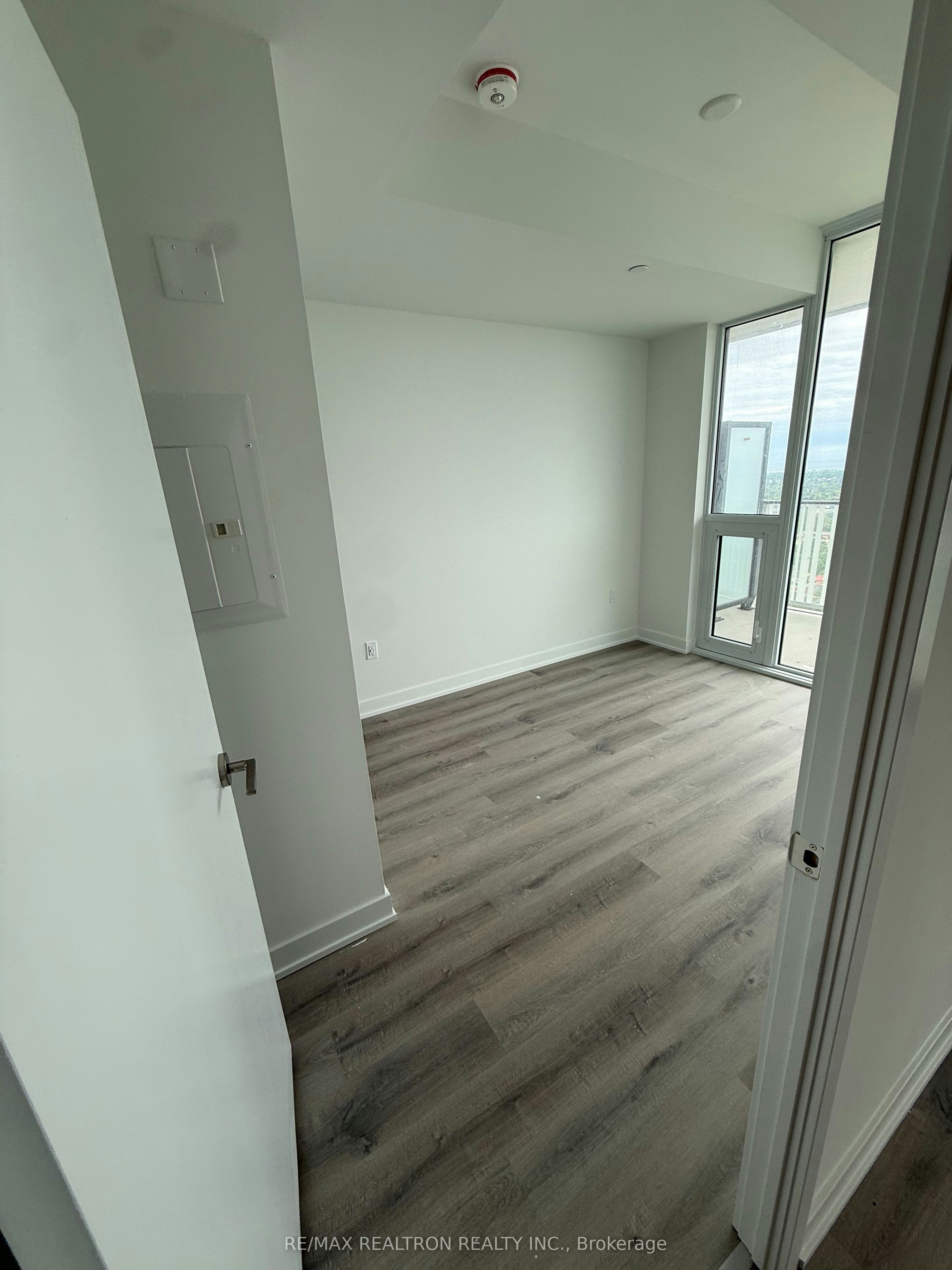 2912-1 Fairview Road, Mississauga, ON, L5A 0B4 - 5