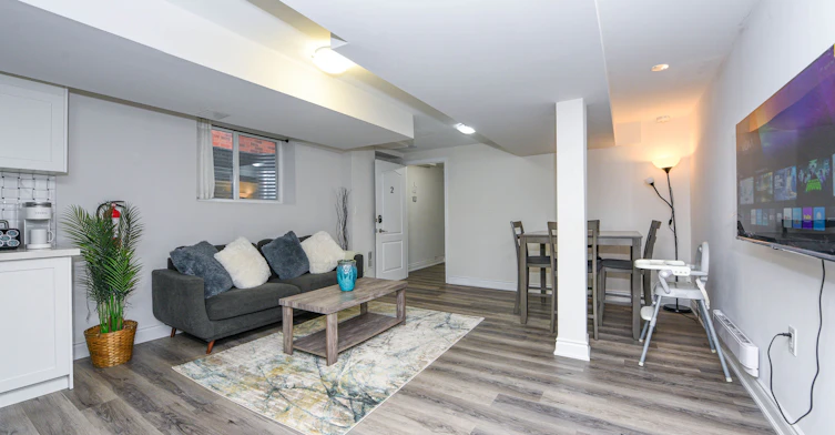 Bsmt-5365 Fallingbrook Drive, Mississauga, ON, L5V 1P7 - 4