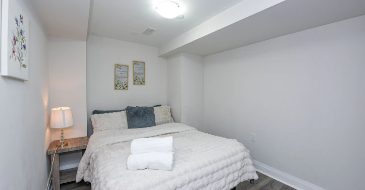 Bsmt-5365 Fallingbrook Drive, Mississauga, ON, L5V 1P7 - 13