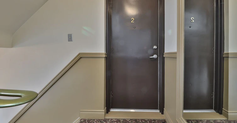 2-65 Mississauga Road, Mississauga, ON, L5H 2H9 - 2