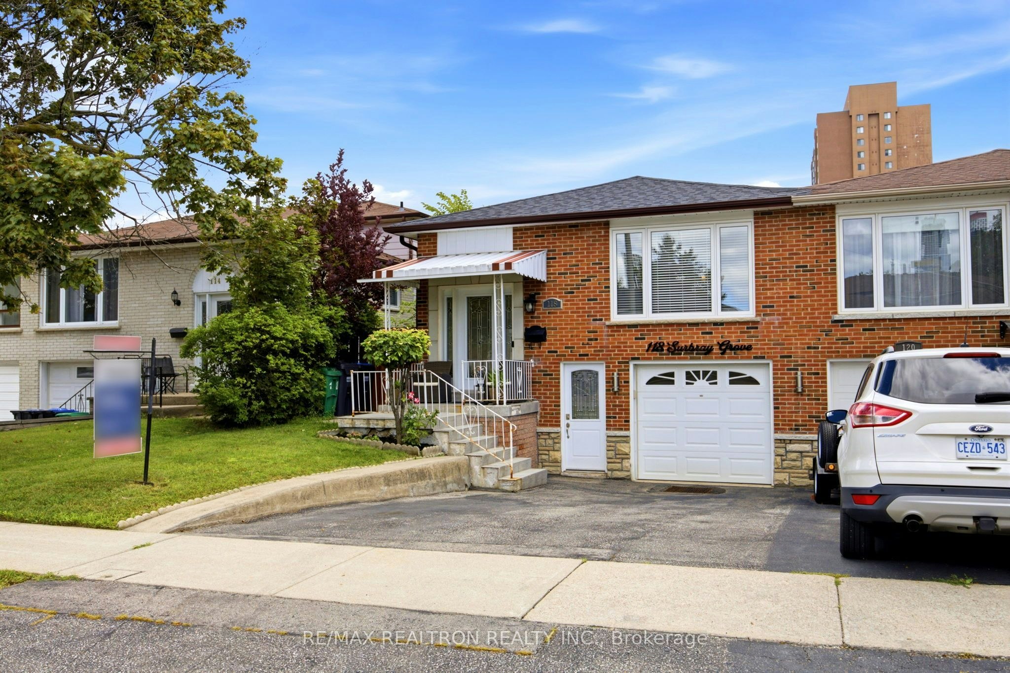118 Surbray Grove, Mississauga, ON, L5B 2E1