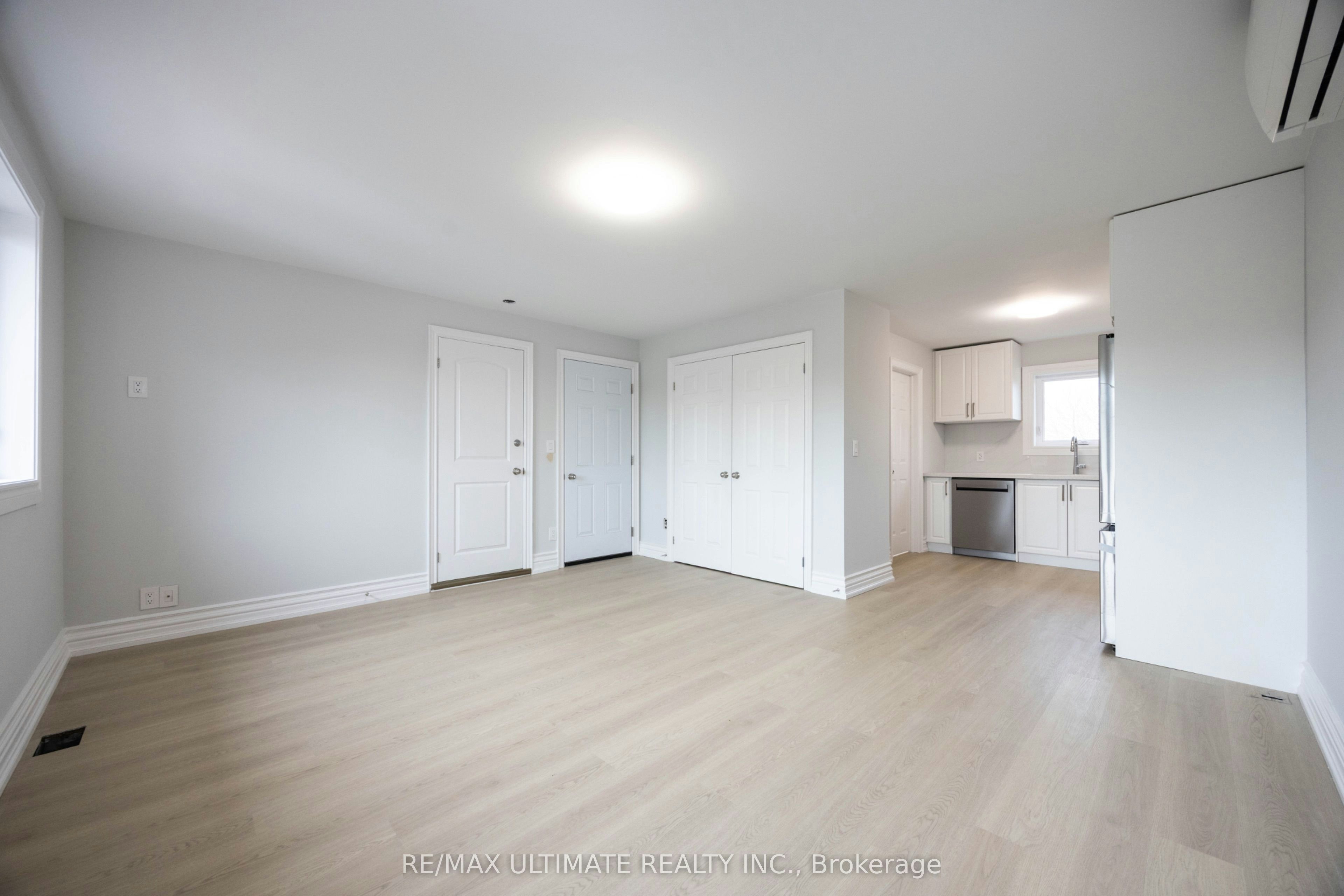 Upper-83 Burr Avenue, Toronto, ON, M6L 1V3 - 12