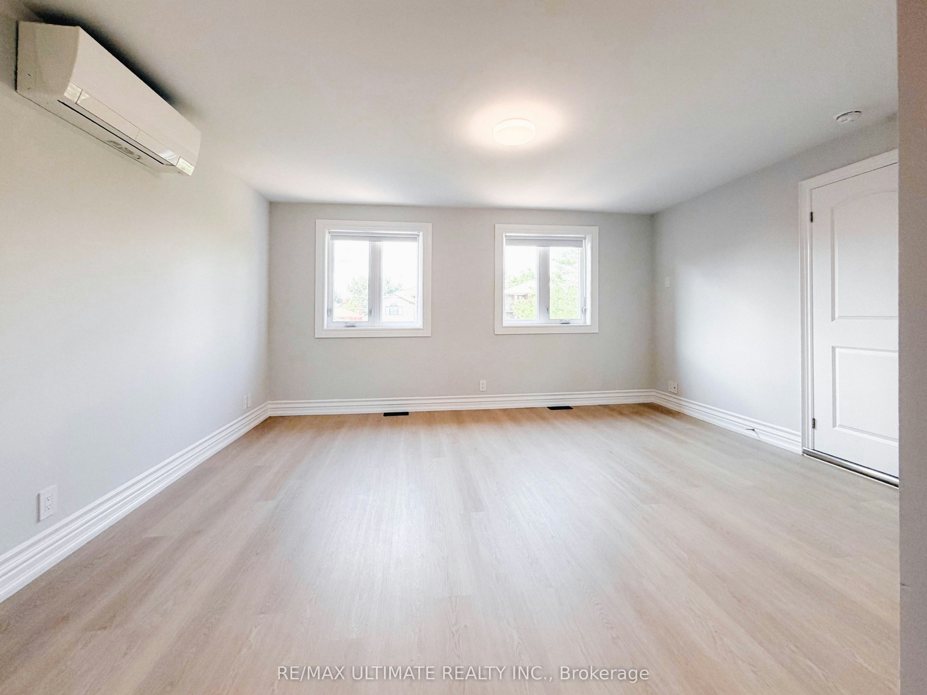 Upper-83 Burr Avenue, Toronto, ON, M6L 1V3 - 8