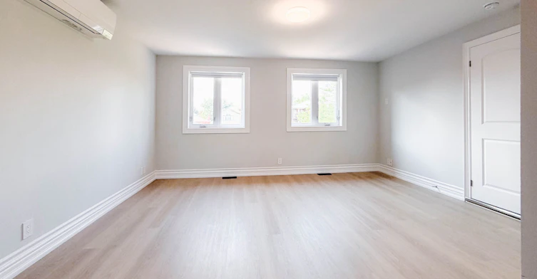 Upper-83 Burr Avenue, Toronto, ON, M6L 1V3 - 8