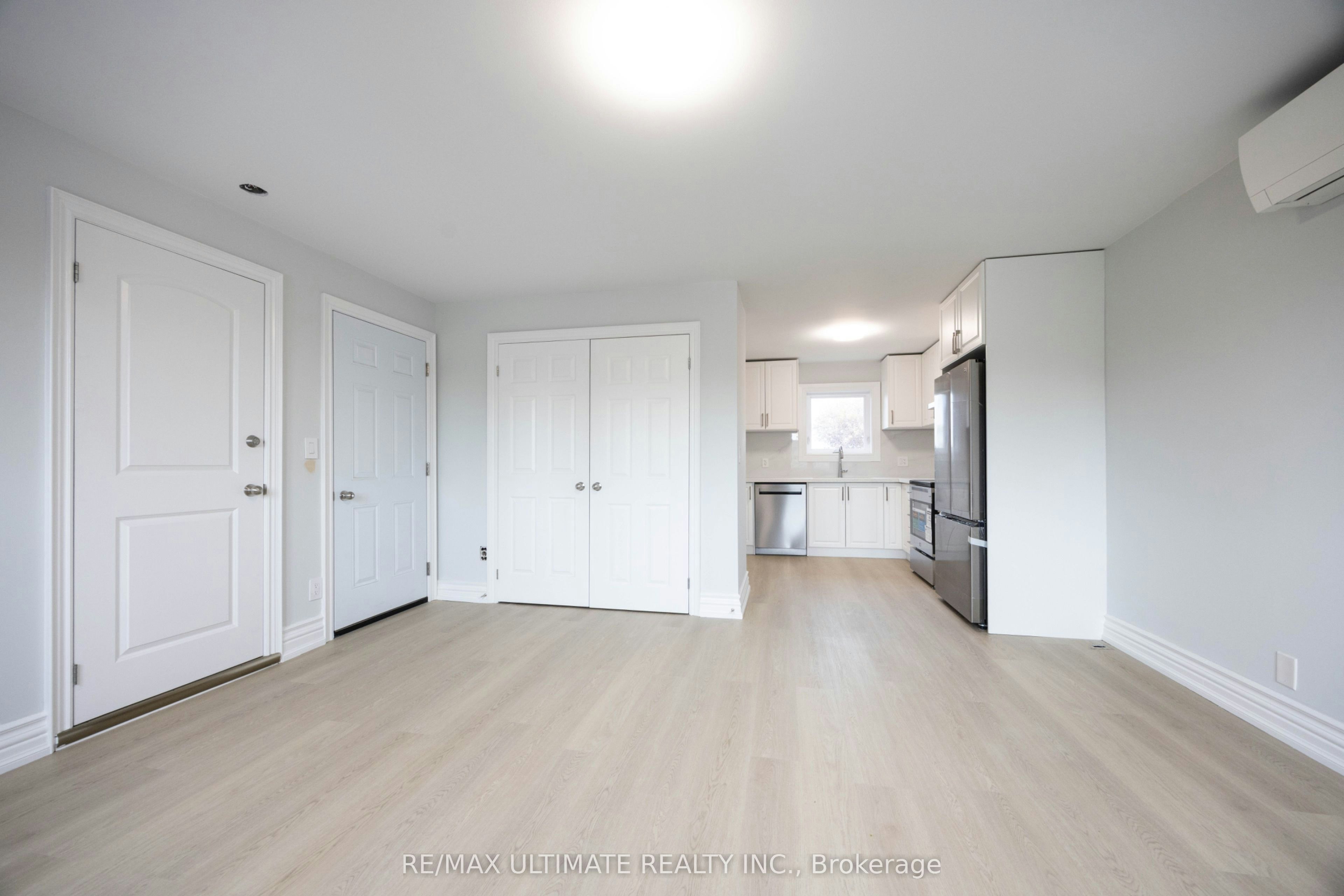 Upper-83 Burr Avenue, Toronto, ON, M6L 1V3 - 13