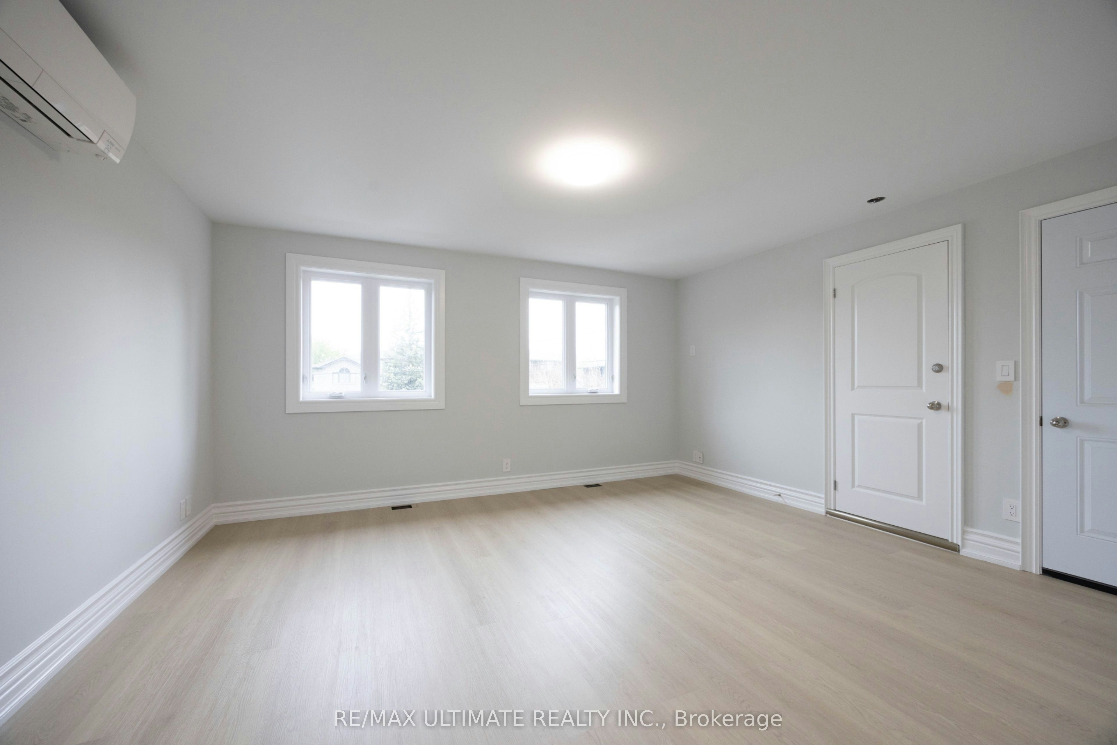 Upper-83 Burr Avenue, Toronto, ON, M6L 1V3 - 7