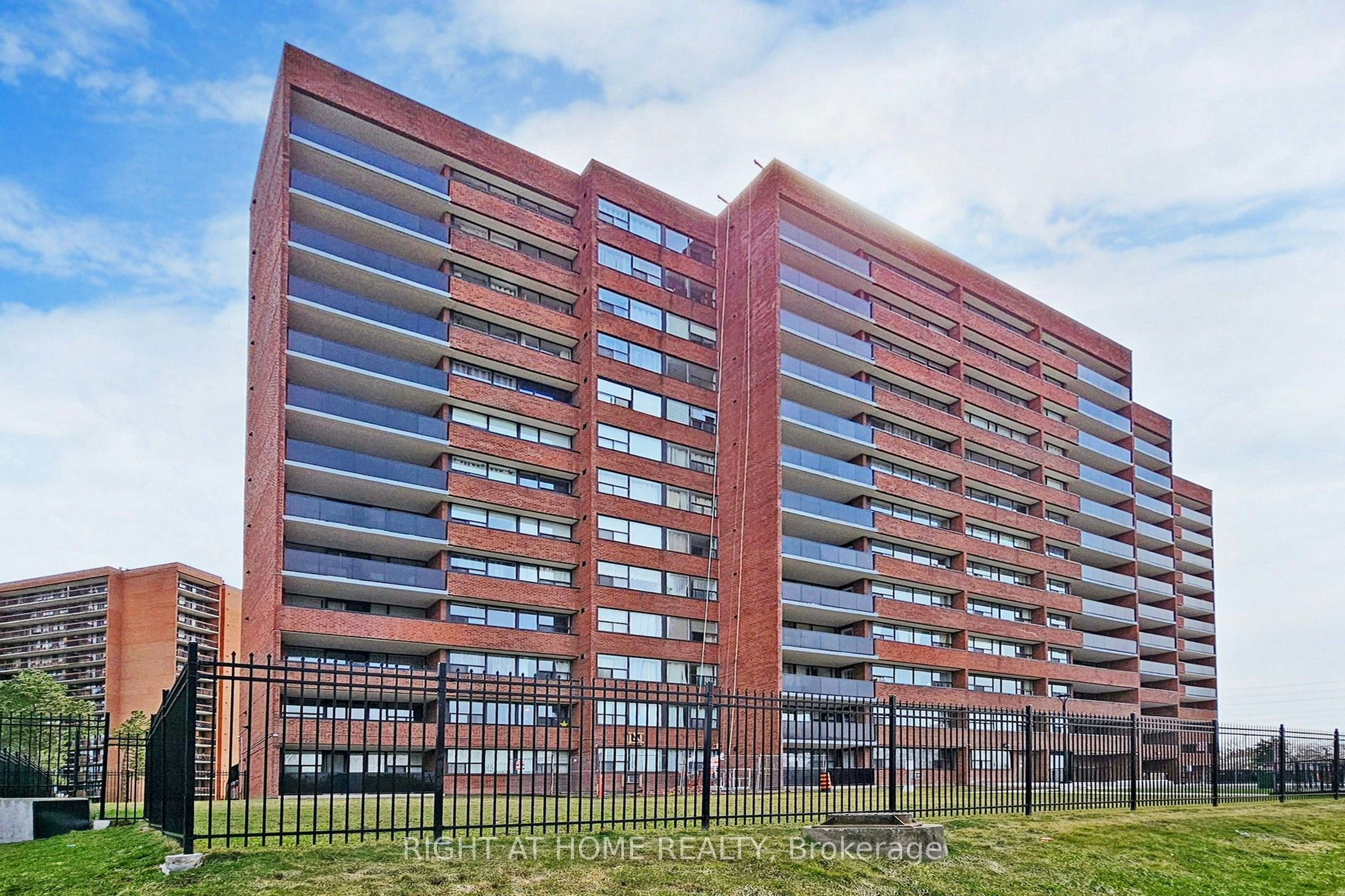 812-3501 Glen Erin Drive, Mississauga, ON, L5L 2E9 - 32