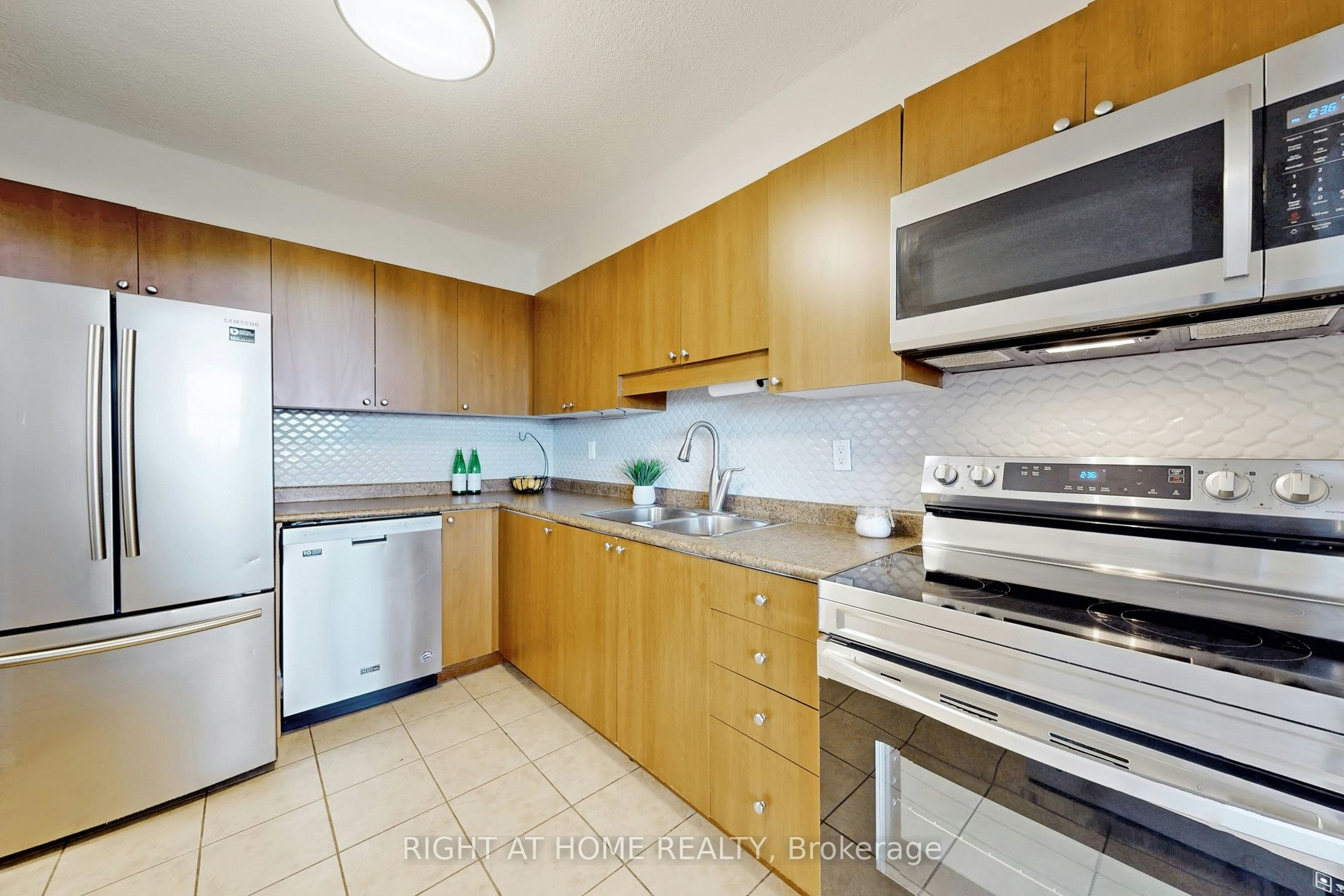 812-3501 Glen Erin Drive, Mississauga, ON, L5L 2E9 - 10