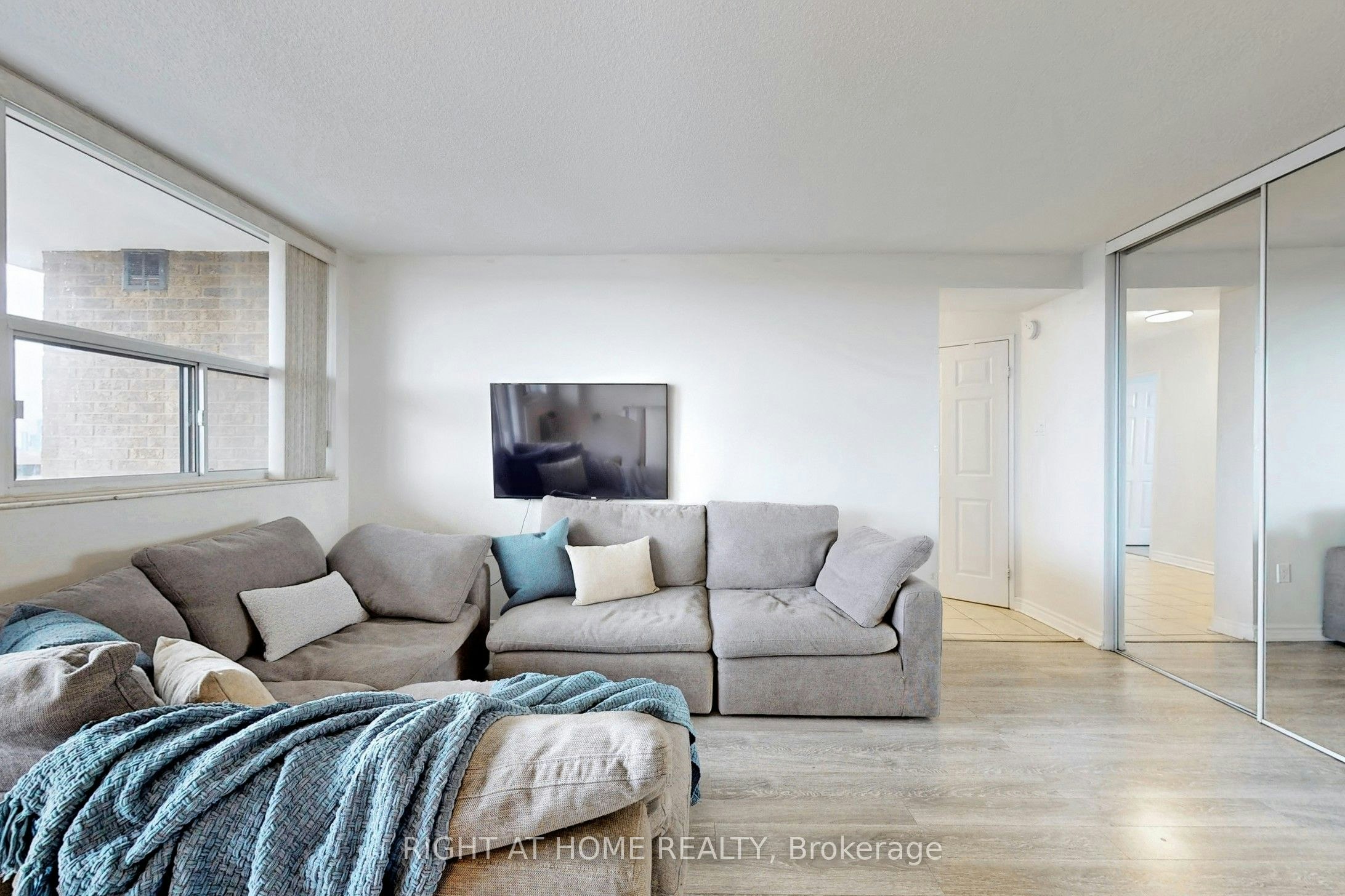 812-3501 Glen Erin Drive, Mississauga, ON, L5L 2E9 - 6