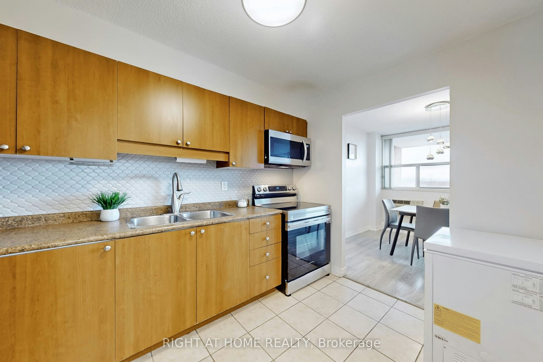 812-3501 Glen Erin Drive, Mississauga, ON, L5L 2E9 - 12