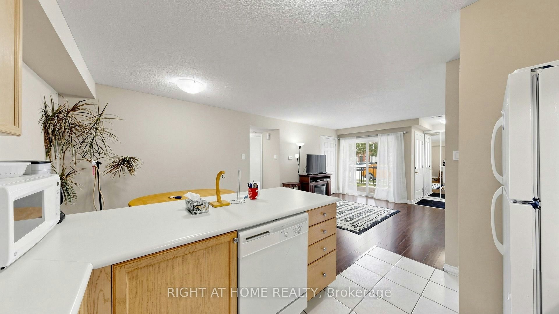 801-1701 Lampman Avenue, Burlington, ON, L7L 6R7 - 21