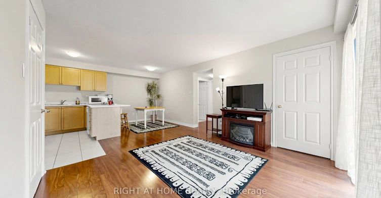 801-1701 Lampman Avenue, Burlington, ON, L7L 6R7 - 11