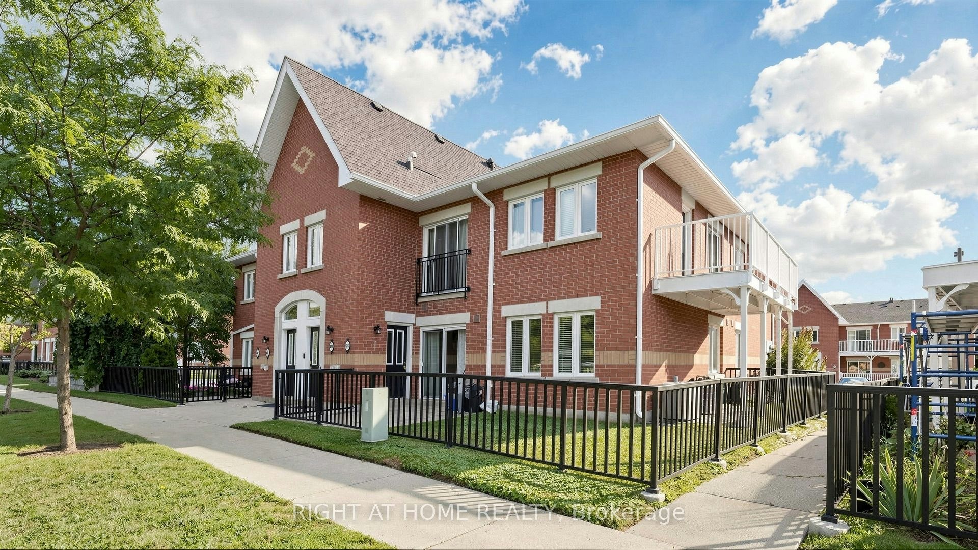 801-1701 Lampman Avenue, Burlington, ON, L7L 6R7