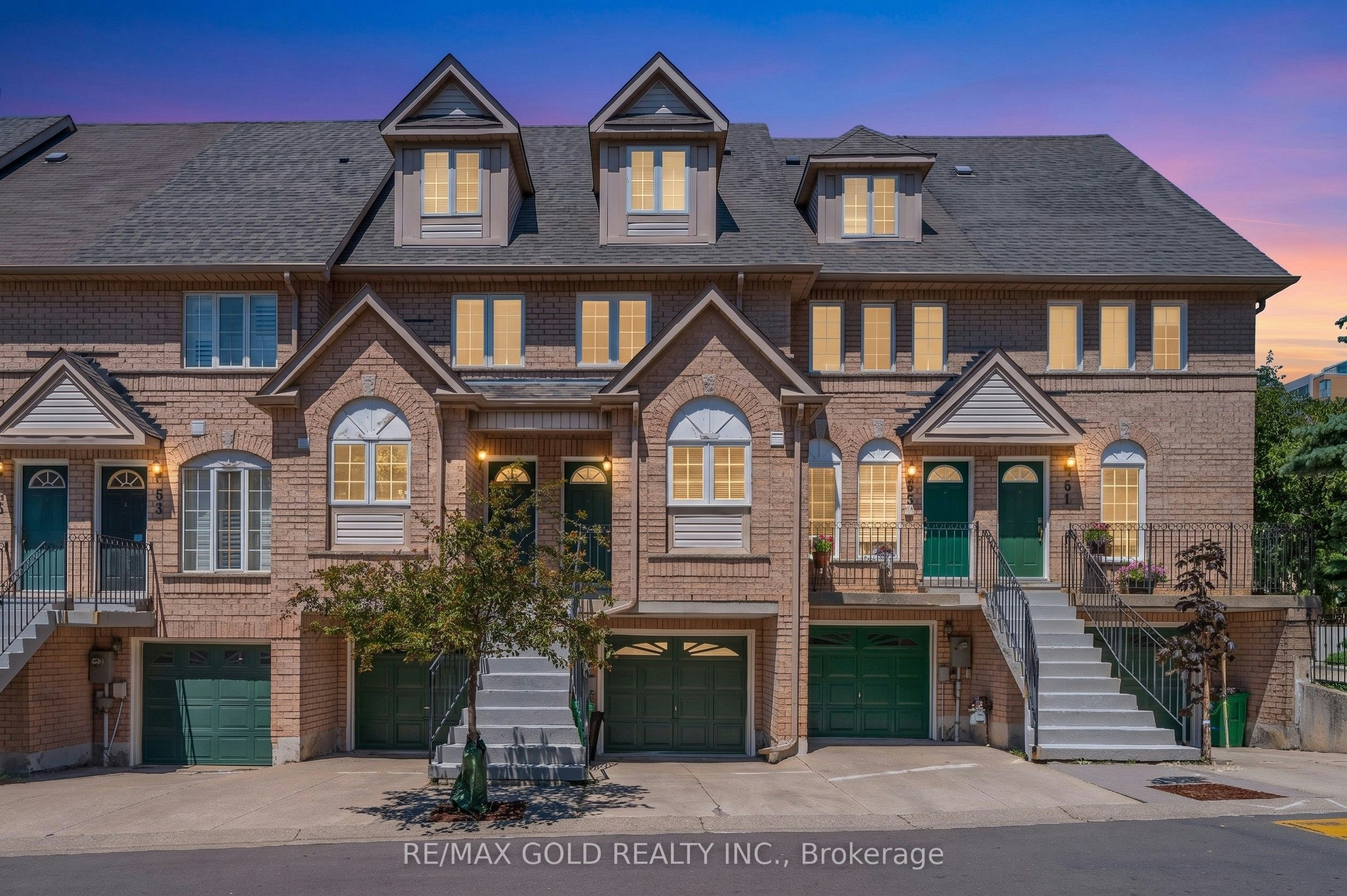 53-80 Strathaven Drive, Mississauga, ON, L5R 3V9