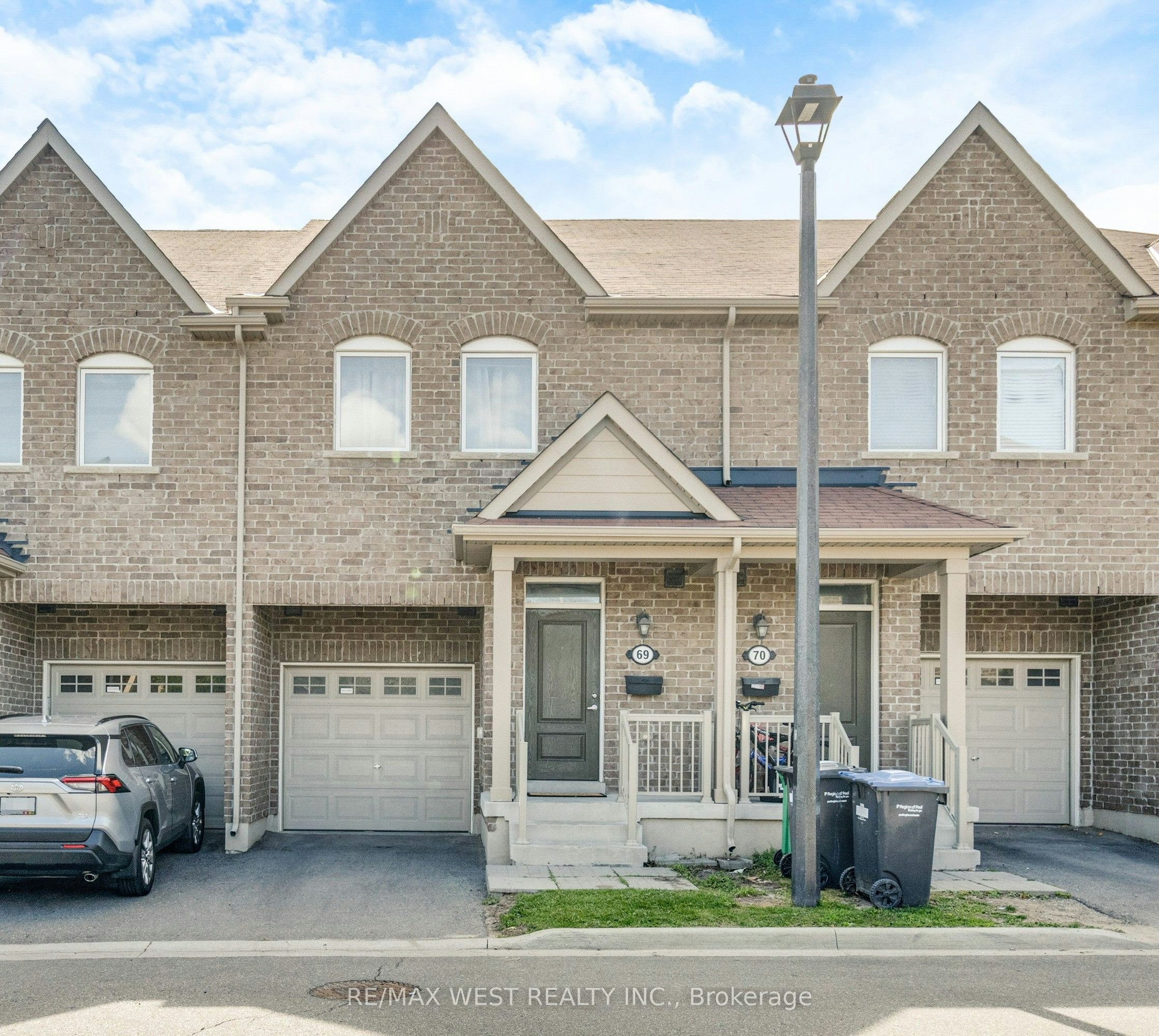 69-50 Edinburgh Drive, Brampton, ON, L6Y 1N9