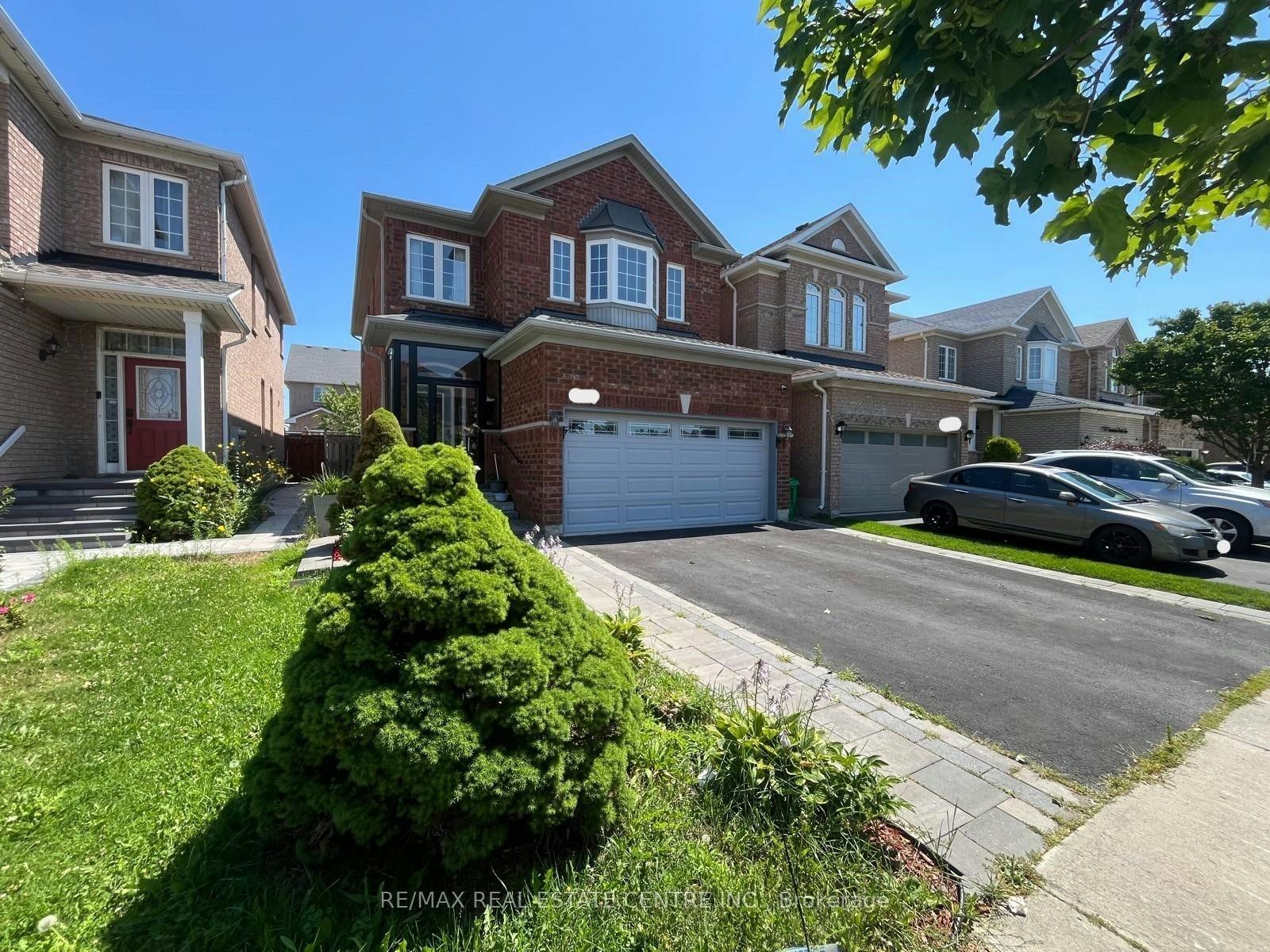 3570 Fountain Park Avenue, Mississauga, ON, L5M 7G1 - 2