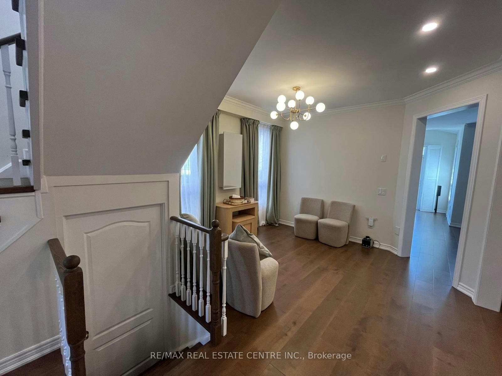 3570 Fountain Park Avenue, Mississauga, ON, L5M 7G1 - 8