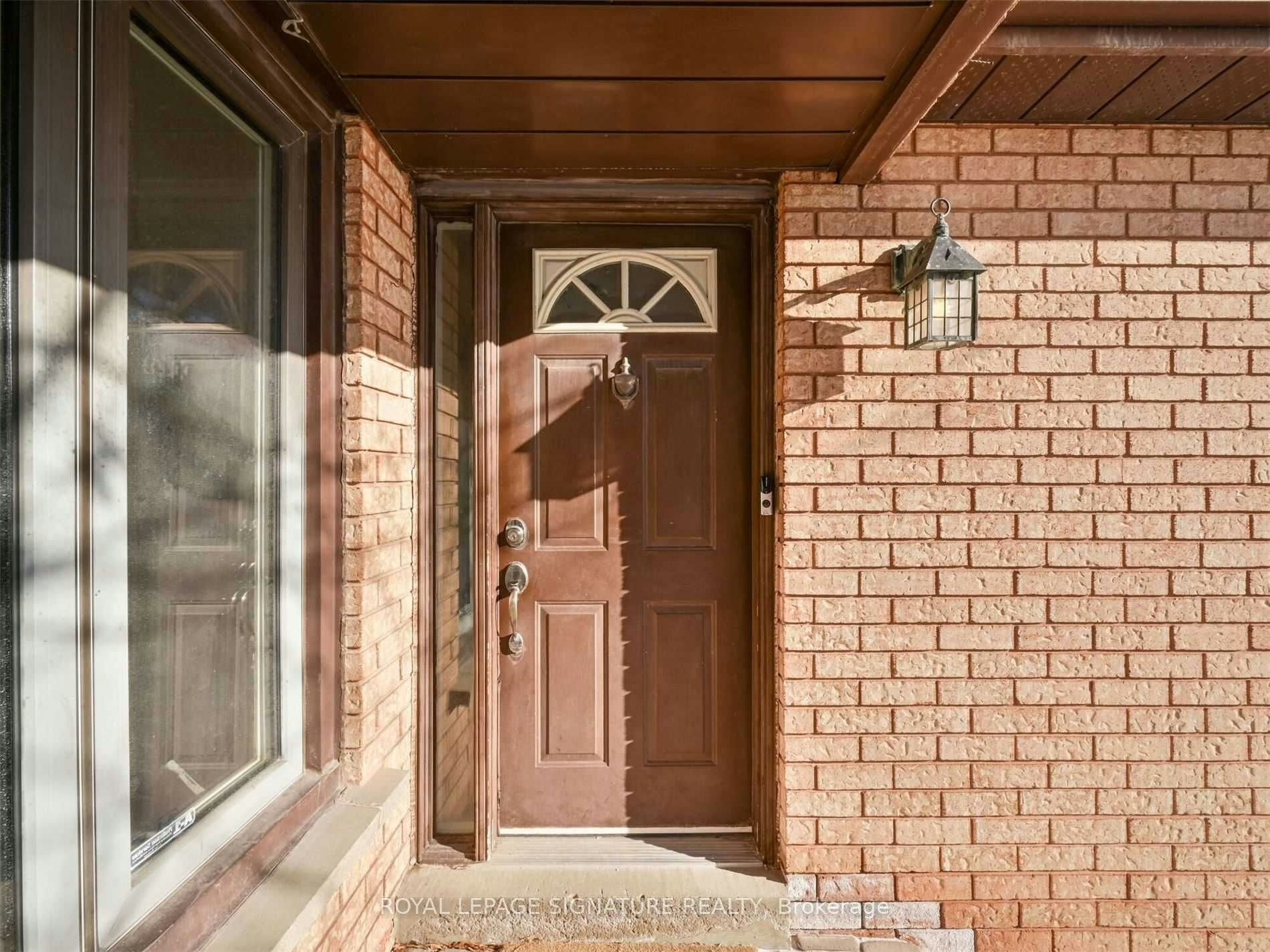3271 Pilcom Crescent, Mississauga, ON, L5B 3X5 - 3