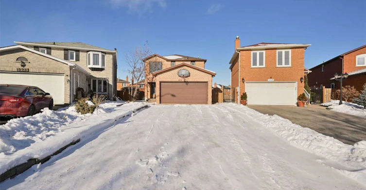 3271 Pilcom Crescent, Mississauga, ON, L5B 3X5 - 2