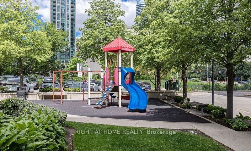 1212-1 Elm Drive, Mississauga, ON, L5B 4M1 - 3