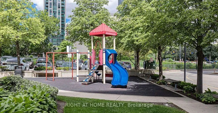 1212-1 Elm Drive, Mississauga, ON, L5B 4M1 - 3