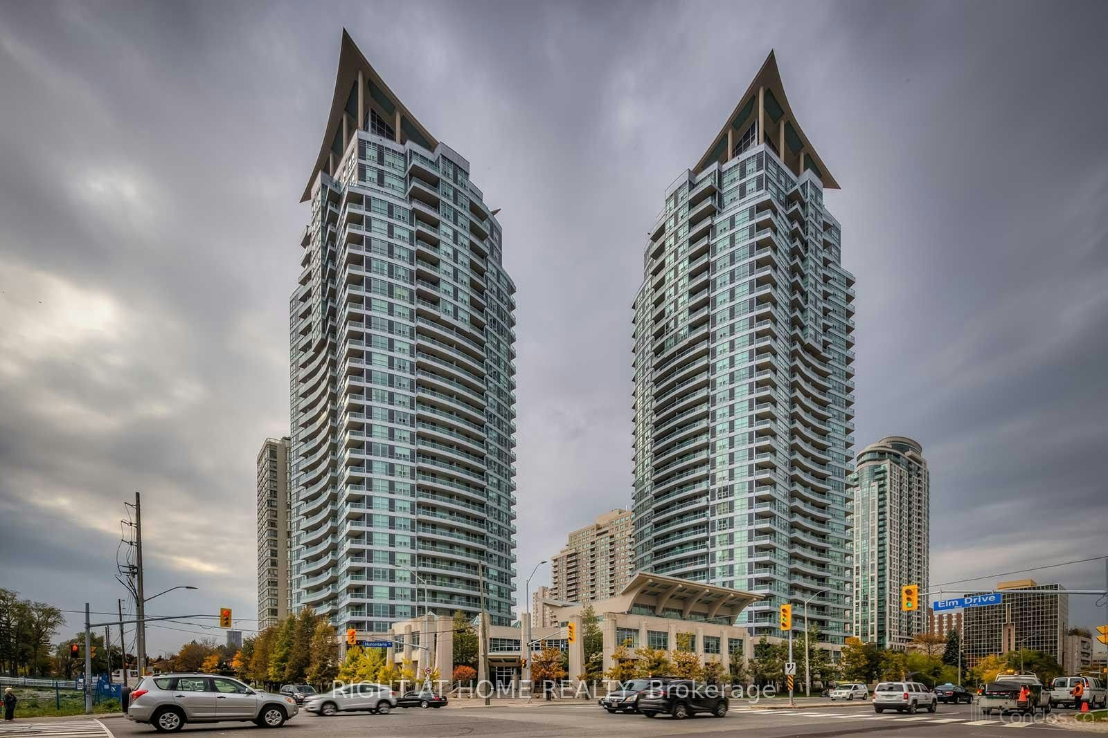 1212-1 Elm Drive, Mississauga, ON, L5B 4M1