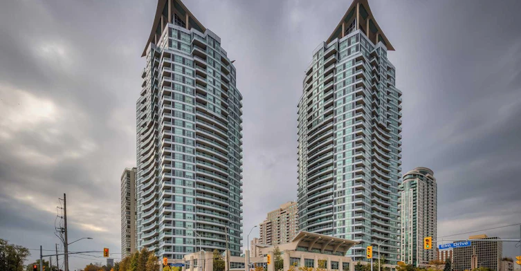 1212-1 Elm Drive, Mississauga, ON, L5B 4M1