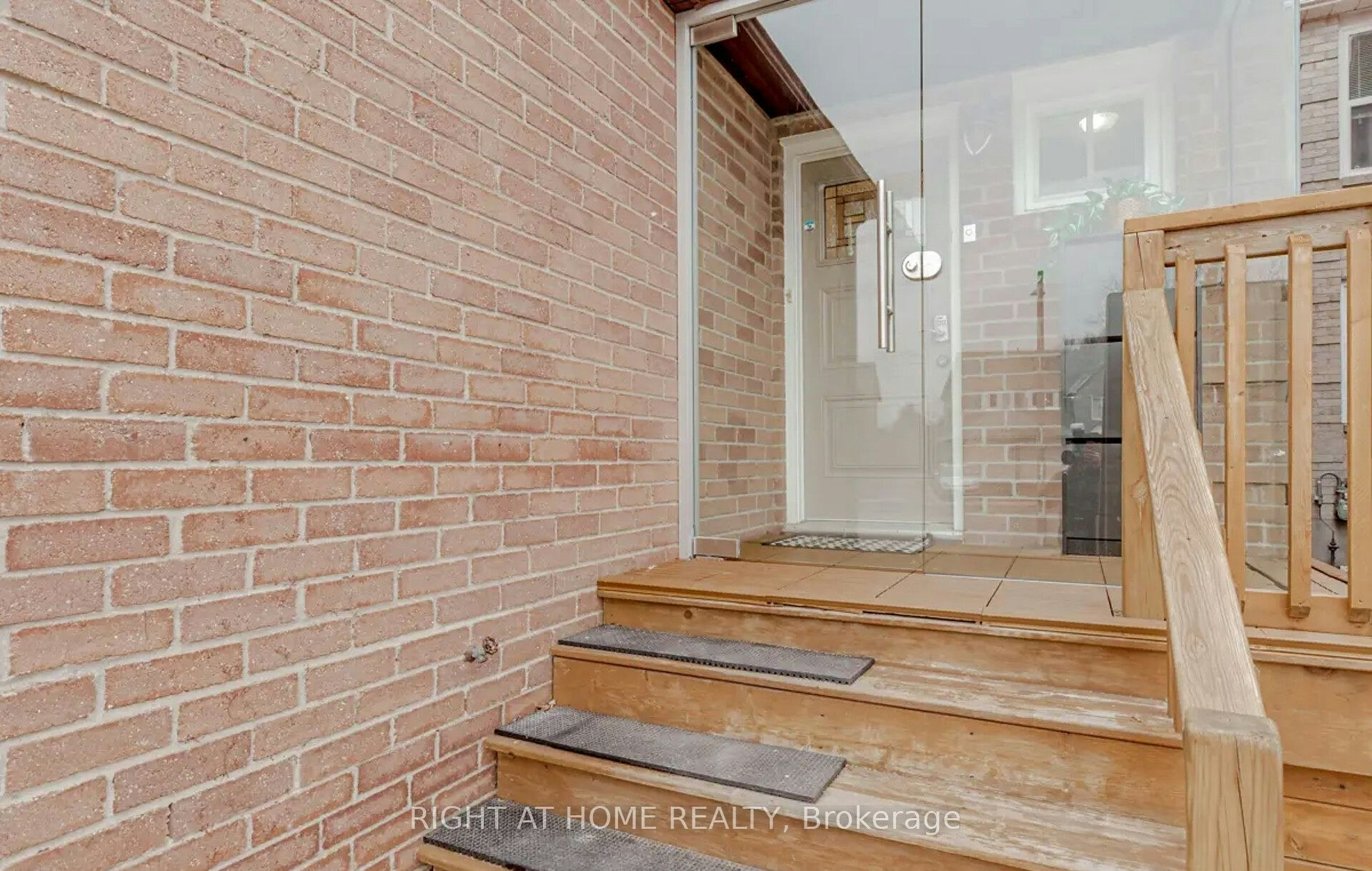 1444 Prince John Circle, Oakville, ON, L6J 6W8 - 2
